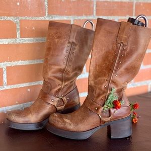 MIA brown leather platform boot